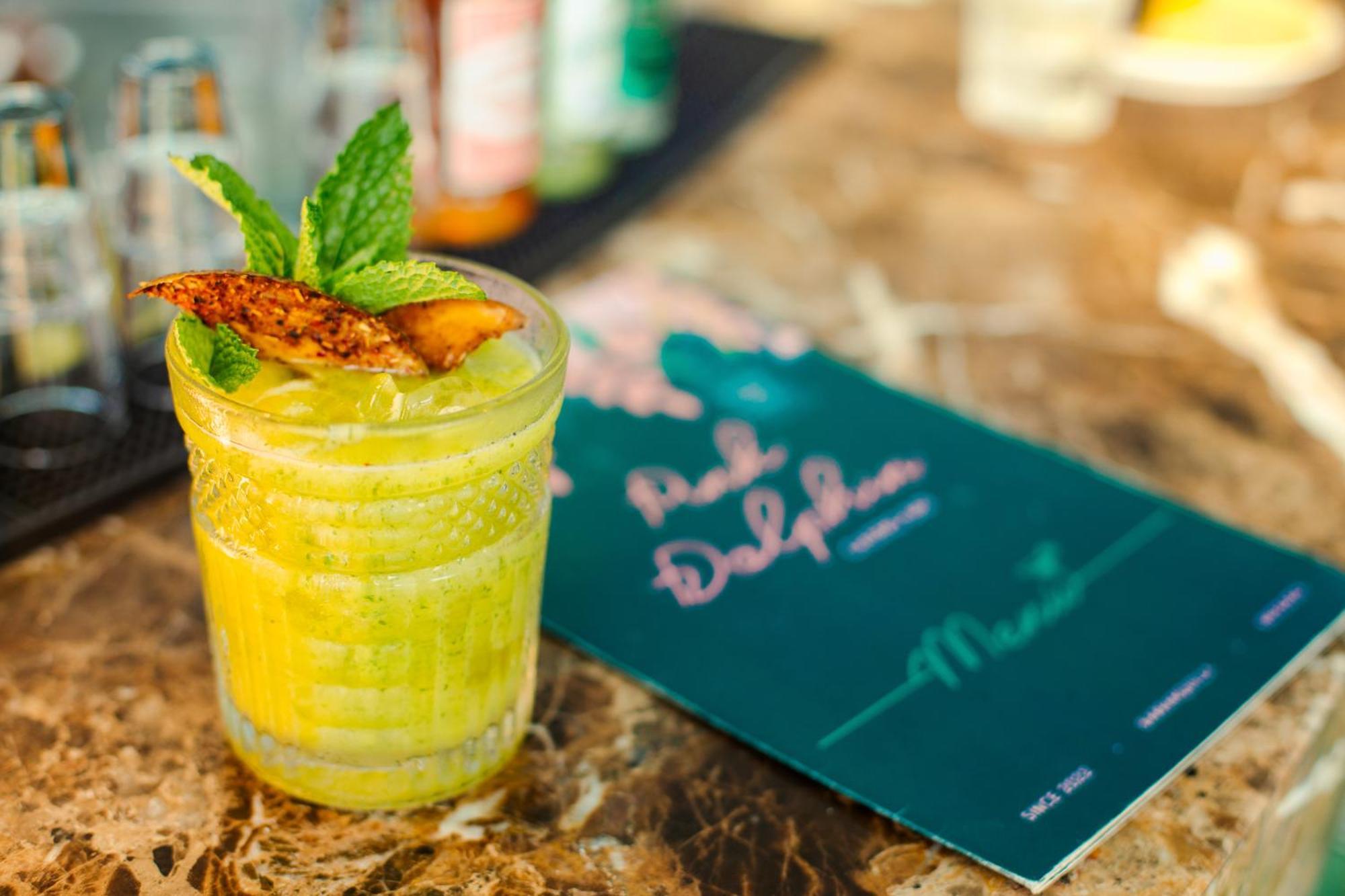Faranda Collection Barranquilla, A Member Of Radisson Individuals Hotel Barranquilla  Exterior photo A pineapple smoothie
