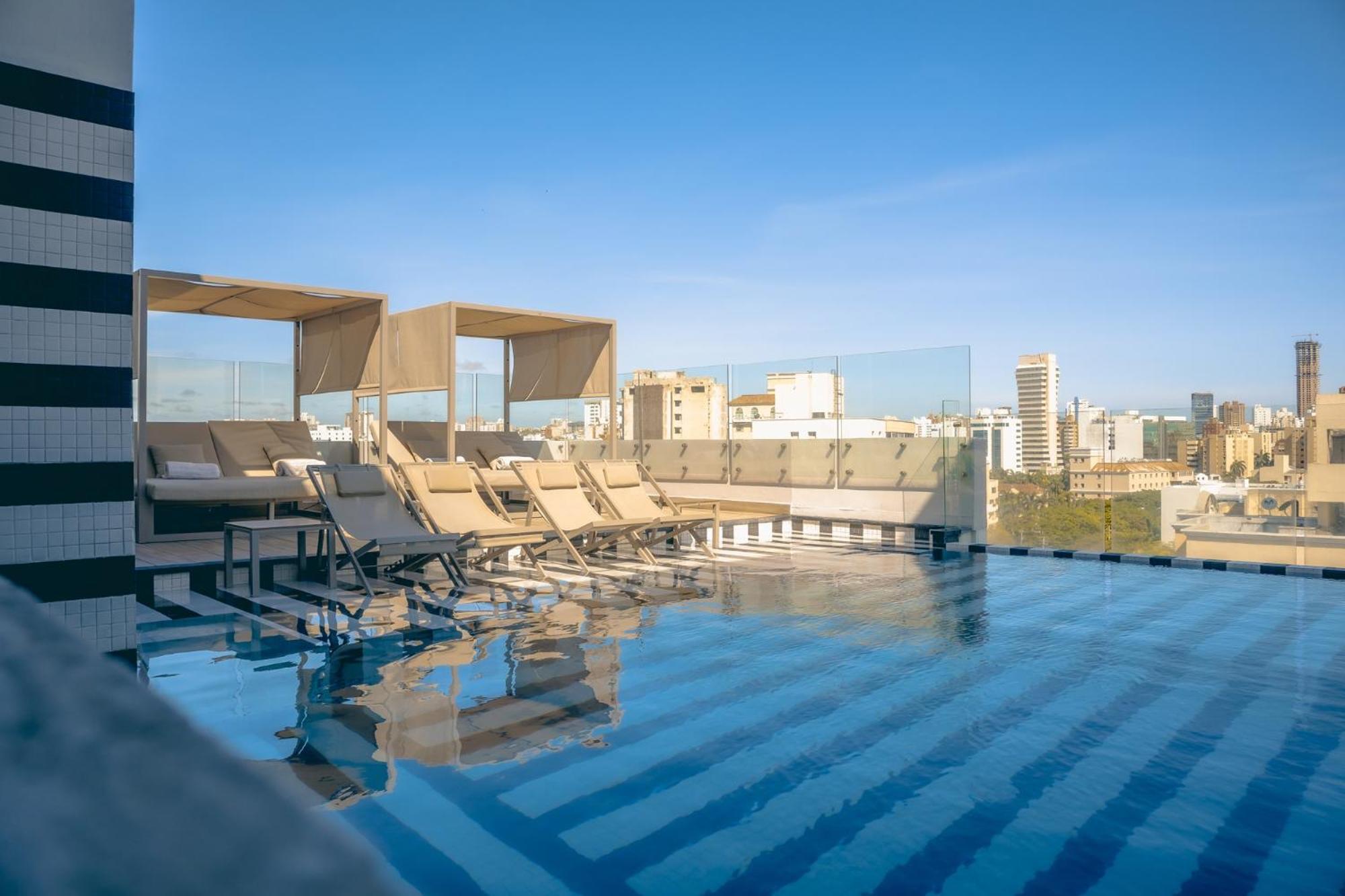 Faranda Collection Barranquilla, A Member Of Radisson Individuals Hotel Barranquilla  Exterior photo Rooftop pool