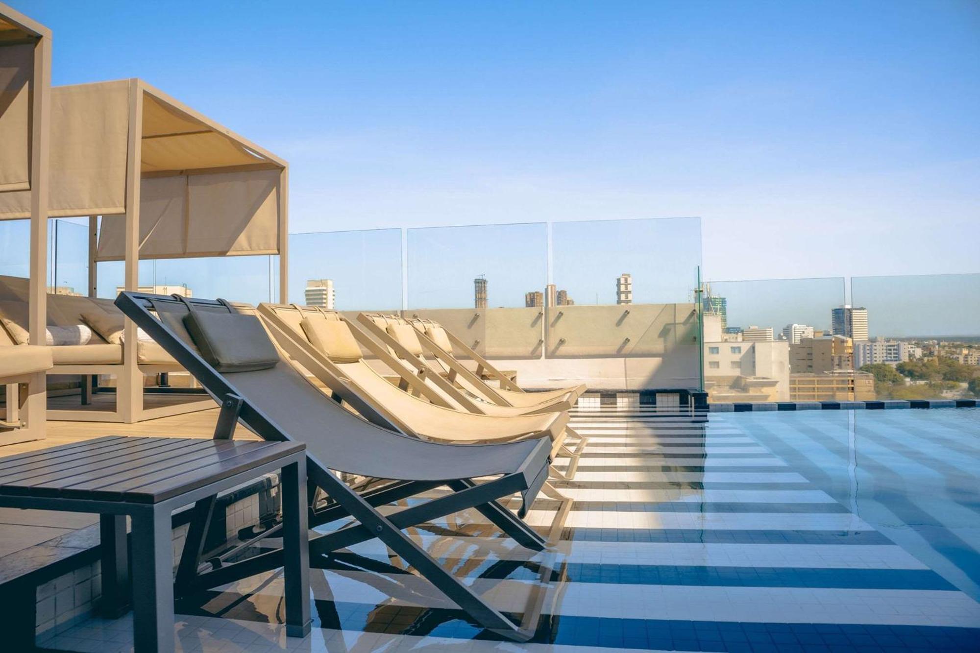 Faranda Collection Barranquilla, A Member Of Radisson Individuals Hotel Barranquilla  Exterior photo Rooftop pool at the hotel